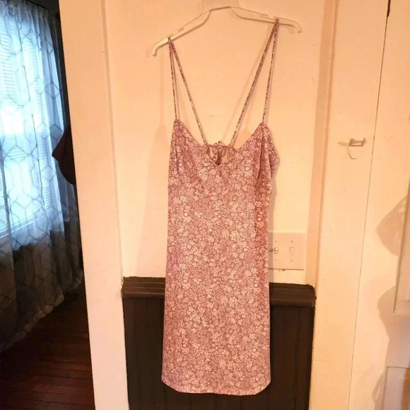 New Plus Size Purple Floral Mini Dress With Spaghetti Straps - Picture 3 of 3